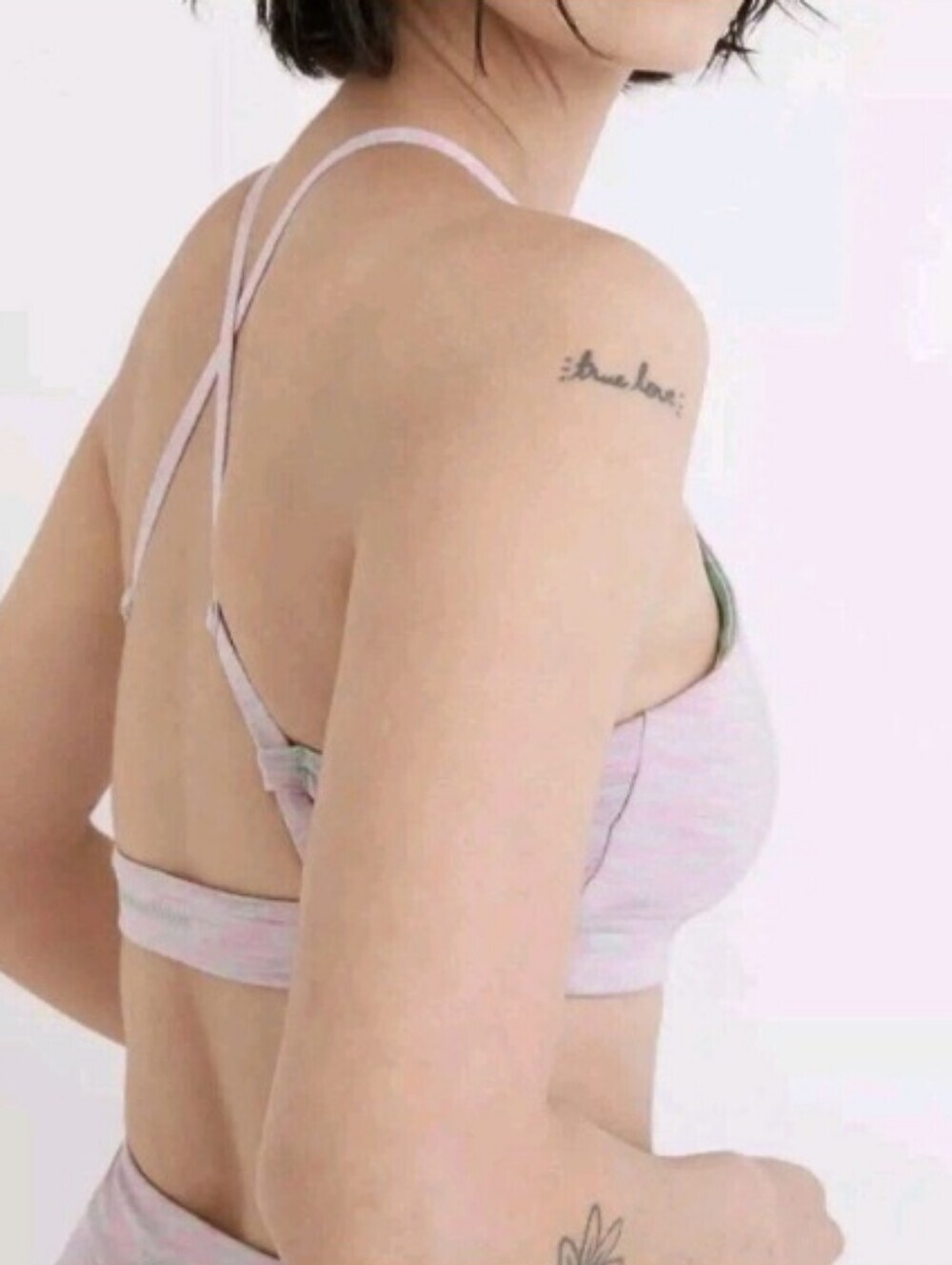 NWT Outdoor Voices Flow Strappy Sports Bra Watermelon Sugar Sz Xl